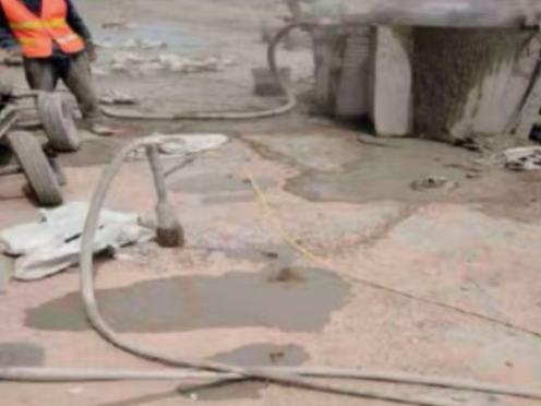 下谷坪土家族乡水泥混凝土路面板底注浆技术 路面脱空注浆整治方案